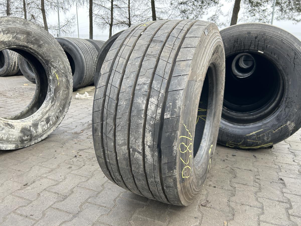Opony ciężarowe 245/70R17.5 CONTINENTAL CONTI HYBRID LD3 / 9-11mm Opony ciężarowe 435/50R19.5 GOODYEAR KMAX T GEN-2 / 12mm