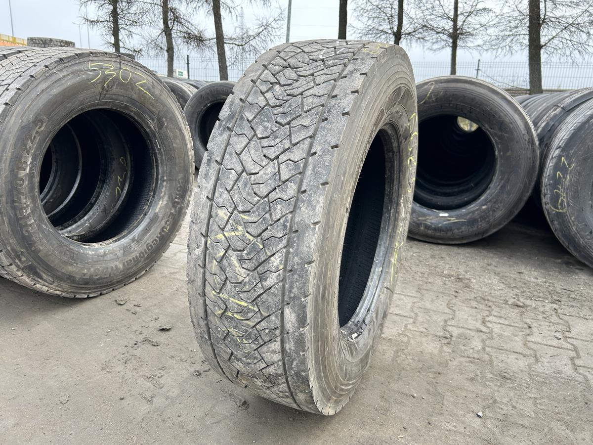 Opona ciężarowa 275/70R22.5 GOODYEAR URBANMAX MCD TRACTION / 13-14mm Opony ciężarowe 315/70R22.5 GOODYEAR KMAX D GEN-2 / 8-9mm