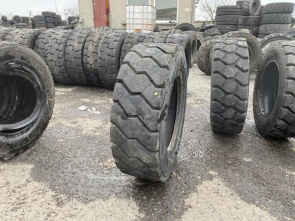  Opony przemysłowe  225/75R15 28X9-15 MICHELIN XZM / 70% bieżnika