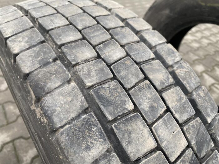 Opony ciężarowe  205/75R17.5 DUNLOP SP444 / 8mm
