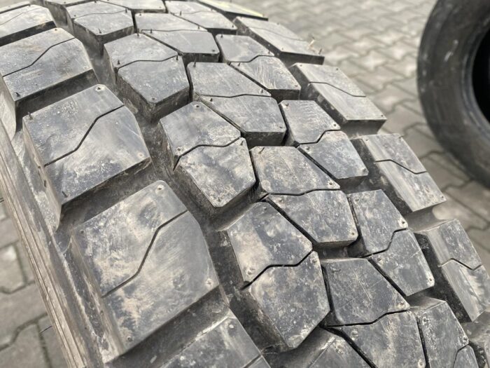 Opony ciężarowe  225/75R17.5 BRIDGESTONE R-DRIVE 002 / 100% Bieżnika