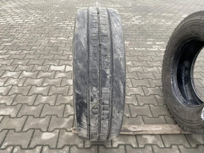Opony do ciężarówek 285/70R19.5 BRIDGESTONE R-STEER 002 / 8-9mm