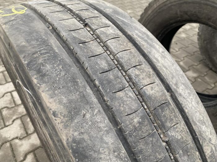 Opony do ciężarówek 285/70R19.5 BRIDGESTONE R-STEER 002 / 8-9mm