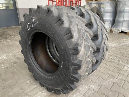 Opony przemysłowe 12.5-18 12.5/80-18 BKT MP567 / 40% Bieżnika