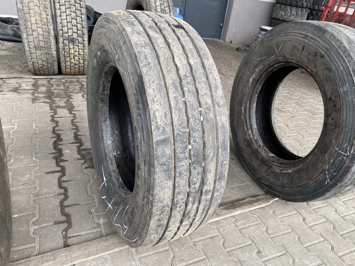 Opony do ciężarówek 315/70R22.5 SEMPERIT RUNNER F2 / 8-9mm Opony do ciężarówek 315/70R22.5 SEMPERIT RUNNER F2 / 8-9mm