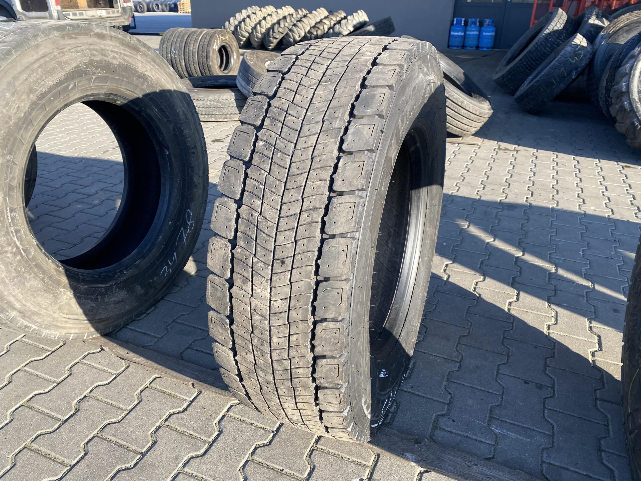 Opony do ciężarówek 315/70R22.5 MICHELIN X LINE ENERGY D2 EVOLUTION / 13-14mm Opony do ciężarówek 315/70R22.5 MICHELIN X LINE ENERGY D2 EVOLUTION / 13-14mm