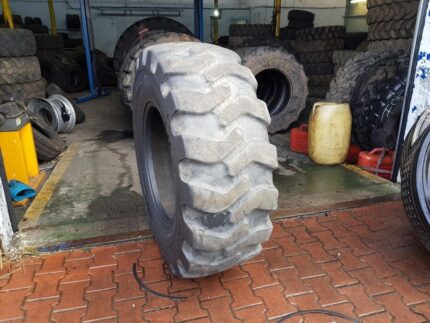 Opony do maszyn budowlanych