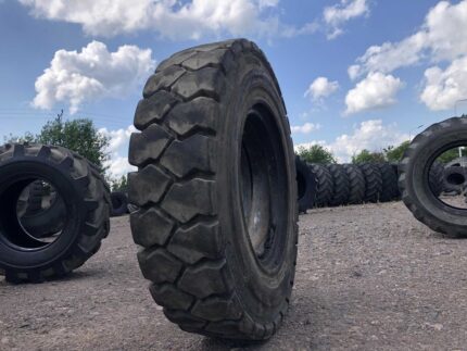 Opony do maszyn budowlanych