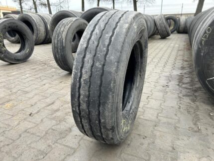  Opona używana ciężarowa naczepowa  235/75R17.5 GOODYEAR REGIONAL RHT II / 5mm