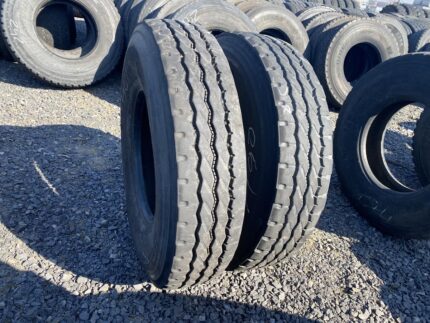  Opony używany bieżnikowane oś podwieszana BANDAG TYP AEOLUS HN  