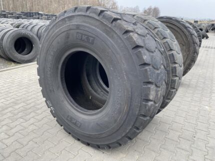 Opona przemysłowa radialna BKT EARTH MAX S  Bieżnika