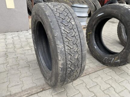  Opona używana ciężarowa napędowa 295/60R22.5 GOODYEAR KMAX D A / 6-8mm