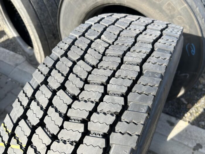 Opona używana ciężarowa napędowa 275/70R22.5 TYP CONTINENTAL CONTI URBAN SCANDINAVIA HD3 / 100% Bieżnika