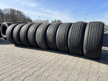  Opony używane ciężarowe przednie 355/50R22.5 GOODYEAR KMAX S HL / 9-11mm