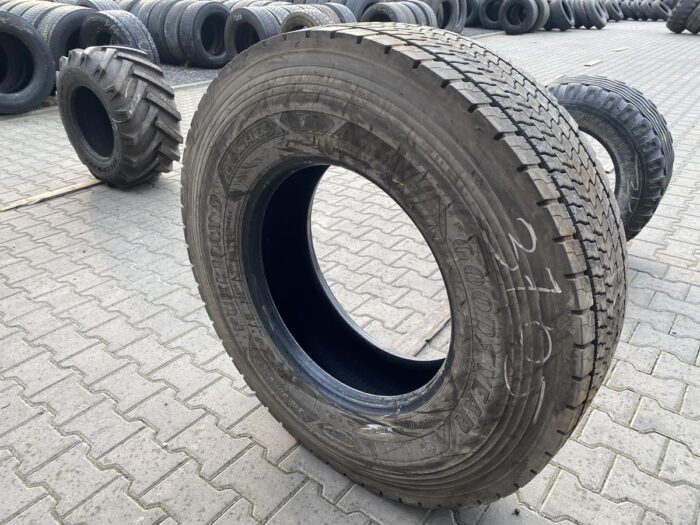 Opona ciężarowa używana napędowa 315/80R22.5 GOODYEAR FUELMAX D ENDURANCE / 14mm