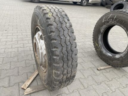  Opona używana prowadząca ciężarowa 9.5R17.5 MICHELIN XZY / 7-8mm
