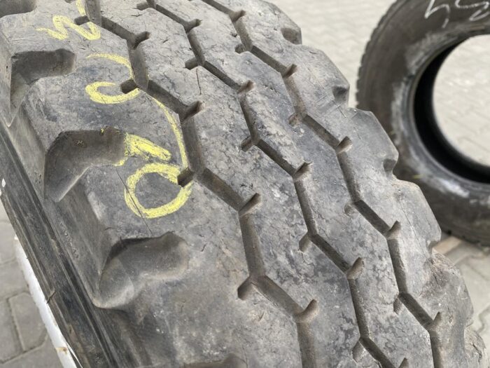 Opona używana prowadząca ciężarowa 9.5R17.5 MICHELIN XZY / 7-8mm