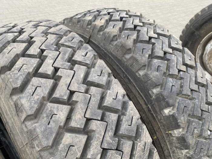 Opony używane ciężarowe napędowe 9.5R17.5 MICHELIN XZT / 15mm