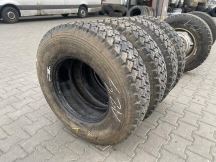Opony używane ciężarowe napędowe 9.5R17.5 MICHELIN XZT / 15mm