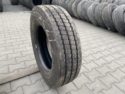  Opona używana ciężarowa naczepowa 215/75R17.5 BARUM BT300 R / 12mm