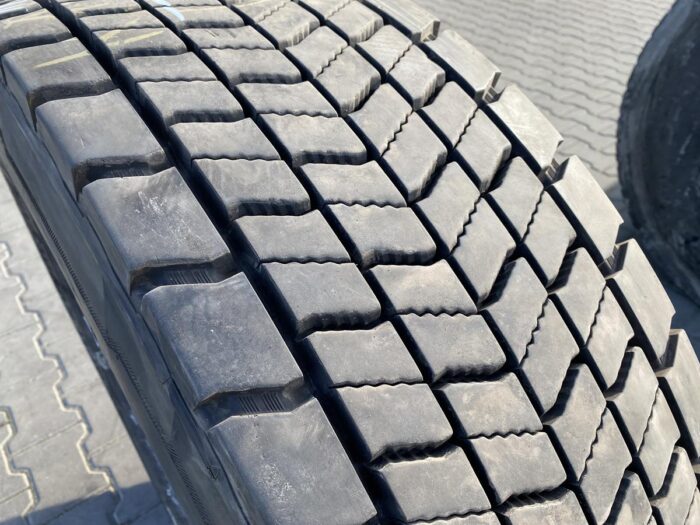 Opona ciężarowa używana 315/70R22.5 CONTINENTAL CONTI ECOREGIONAL HD3+ / 18mm