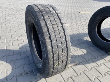 Opona używana ciężarowa napędowa 235/75R17.5 SEMPERIT RUNNER D2 / 12mm