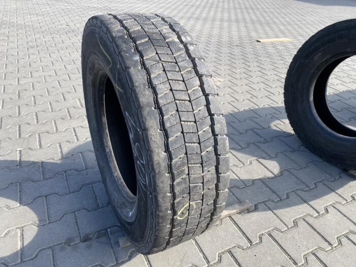 Opona używana ciężarowa napędowa 235/75R17.5 SEMPERIT RUNNER D2 / 12mm