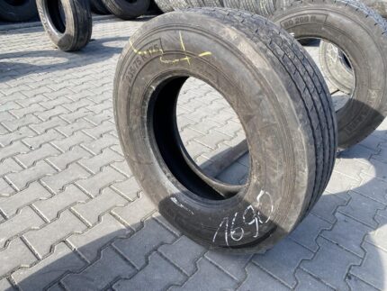 Opona ciężarowa używana prowadząca 235/75R17.5 BARUM BF200 ROAD / 10mm