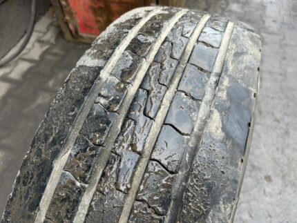 Opona używana ciężarowa przednia 265/70R19.5 DUNLOP SP346 / 6-8mm