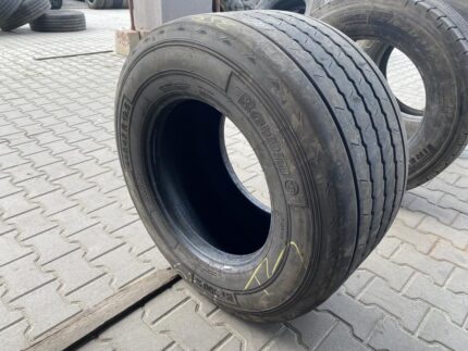 Opona ciężarowa używana naczepowa 445/45R19.5 BARUM BT300 ROAD / 10-11mm