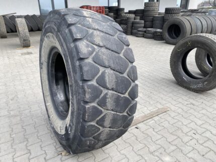  Opona przemysłowa radialna 20.5R25 BRIDGESTONE V-STEEL M-TRACTION / 30% Bieżnika