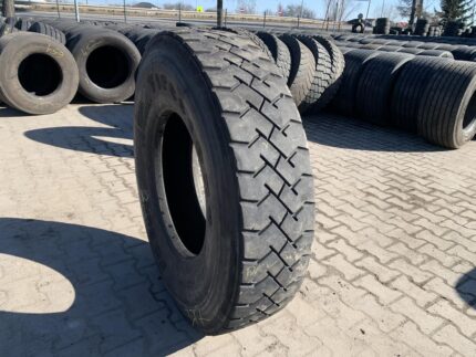  Opona używana ciężarowa napęd budowlana 13R22.5 Bieżnikowana / 7-9mm