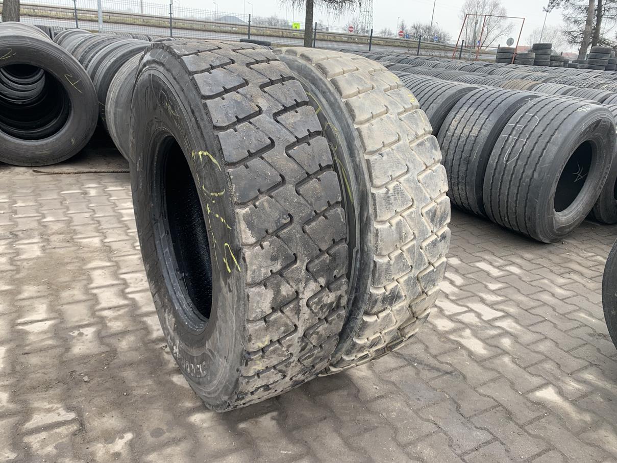Opona używana ciężarowa napędowa budowlana 13R22.5 DUNLOP SP482 / 13-14mm Opony używane ciężarowe napęd budowlany 315/80R22.5 BIEŻNIKOWANA TYP CONTINENTAL HDC1 / 11-14mm