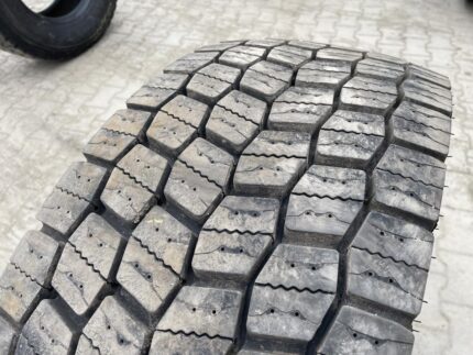 Opona używana ciężarowa napędowa 315/70R22.5 PNEU LAURENT PLDE MW 3D / 17mm