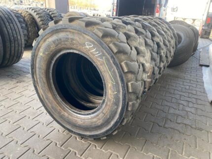 Opony przemysłowe do koparek 290/90-20 LIEBHERR EXCAVATOR EM-22 40% BIEŻNIKA