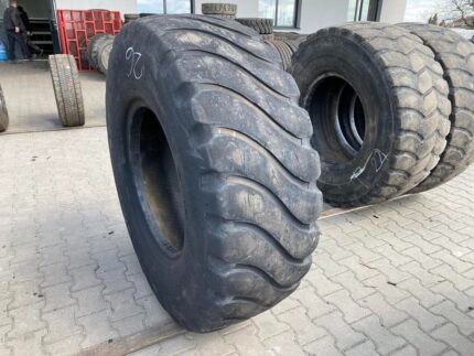  Opona przemysłowa do ładowarki 17.5-25 17.5r25 GOODYEAR GP-2B / POGŁĘBIANY BIEŻNIK