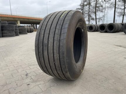  Opona ciężarowa używana naczepa mega 435/50R19.5 GOODYEAR KMAX T GEN-2 / 13mm