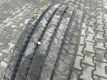 Opona używana ciężarowa 235/75R17.5 BFGOODRICH ROUTE CONTROL T / 10-11mm