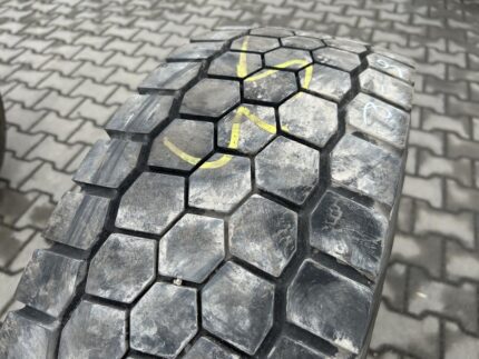 Opona używana ciężarowa napędowa 285/70R19.5 FIRESTONE FD611 / 8-9mm