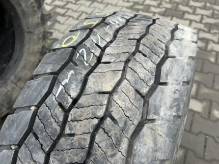 Opona używana ciężarowa napędowa 305/70R19.5 HANKOOK SMART FLEX DH35 / 10-12mm