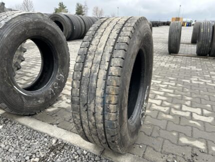  Opona używana ciężarowa napędowa 285/70R19.5 DUNLOP SP444 / 6-7mm