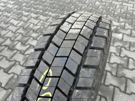Opona używana ciężarowa napędowa 235/75R17.5 SEMPERIT TRANS-STEEL / 16mm