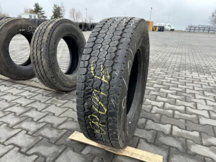  Opona używana ciężarowa napędowa 235/75R17.5 PIRELLI TR:01 TRIATHLON / 10mm
