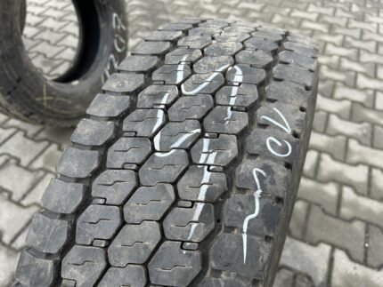 Opona używana ciężarowa napędowa 235/75R17.5 PIRELLI TR:01 TRIATHLON / 10mm