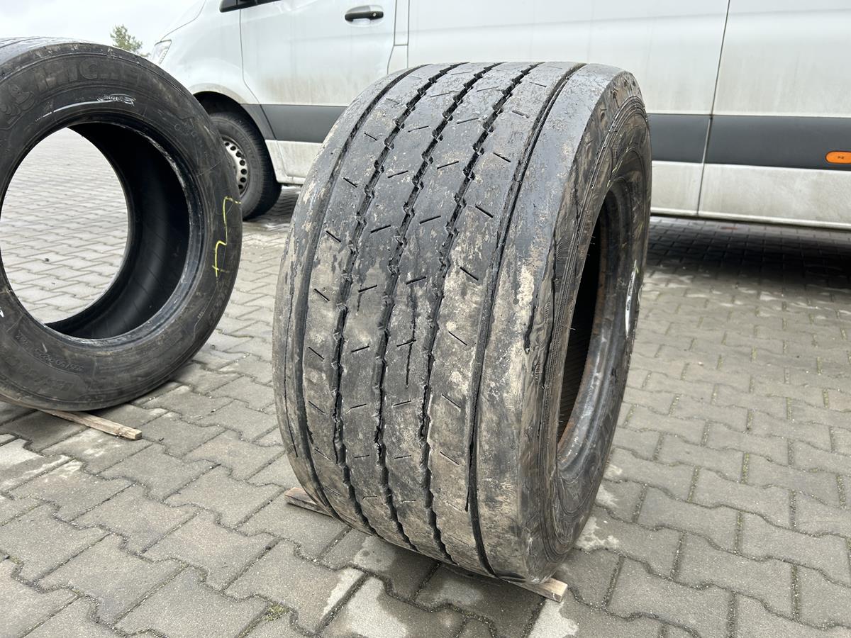 Opony ciężarowe używane napędowe 255/70R22.5 WINDPOWER HN355 / 15-17mm Opona używana ciężarowa naczepowa 445/45R19.5 BARUM BT300 R / 9-10mm