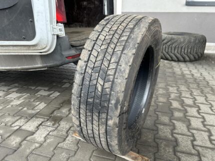  Opona używana ciężarowa napędowa 295/60R22.5 GOODYEAR FUELMAX D A / 6-10mm