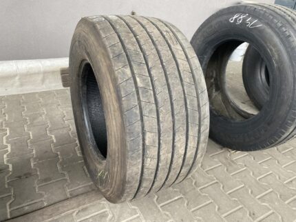  Opona ciężarowa używana naczepowa 435/50R19.5 GOODYEAR KMAX T GEN-2 / 9-10mm