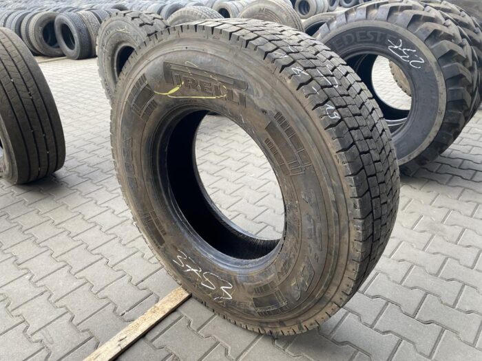 Opona ciężarowa używana napędowa 315/80R22.5 PIRELLI TR:01 TRIATHLON / 18-19mm