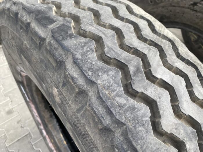 Opona używana ciężarowa prowadząca 10.00R20 PNEUMANT L36 / 13mm