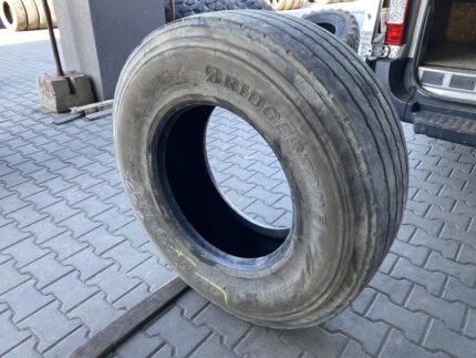 Opona ciężarowa używana prowadząca 385/65R22.5 BRIDGESTONE M-STEER 001 / 8-10mm